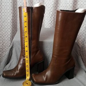 Kenneth Cole Camel Boot Sz. 7